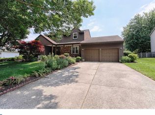 10 Lucille Ln, Cherry Hill, NJ