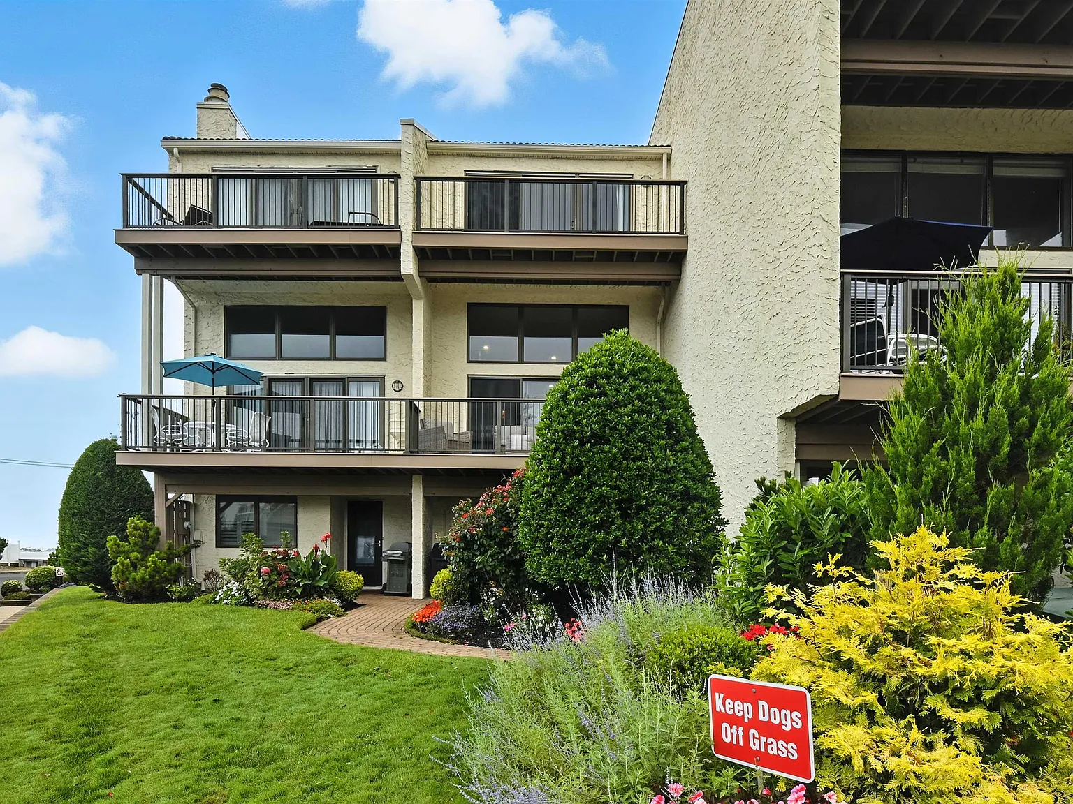 3 bed, 3.5 bath, $30,000 — Photo 2
