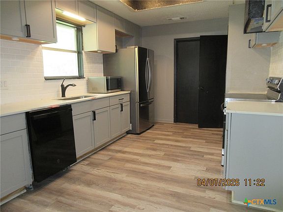 5th image of 1401 Pine Dr