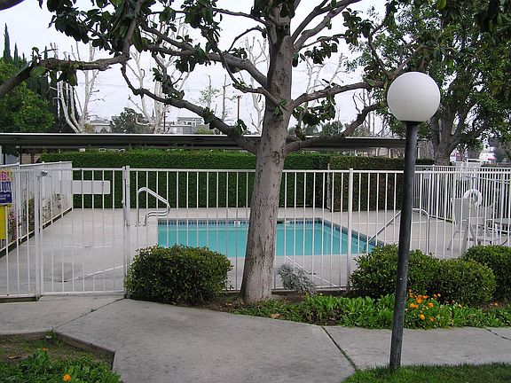 2nd image of 7025 Glade Ave Unit 6