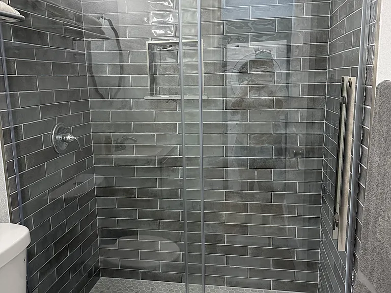 242 Mill Point Dr #A — Photo 9