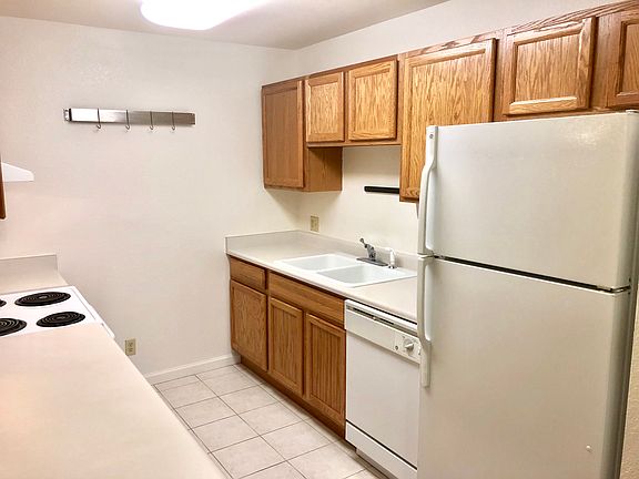 Clean / Open Kitchen