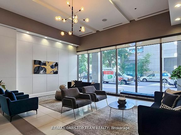 3rd image of 19 Grand Trunk Cres #811