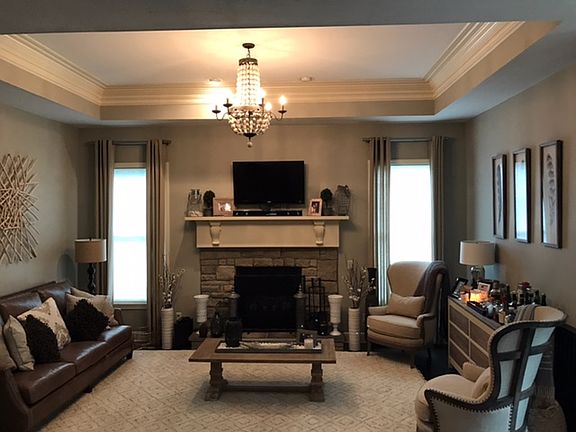 3rd image of 9855 Creekside Way