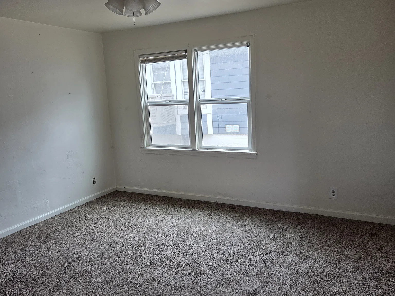 2 bed, $1,000 — Photo 2