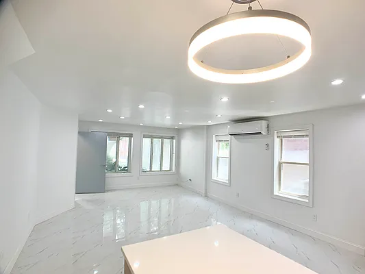 Rented by REAL New York | media 3