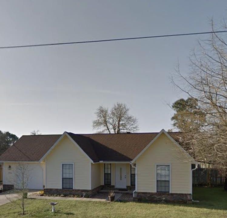 1st image of 906 Pinellas Dr