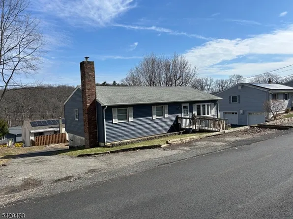 73 Elba Ave, Hopatcong Boro, NJ 07843