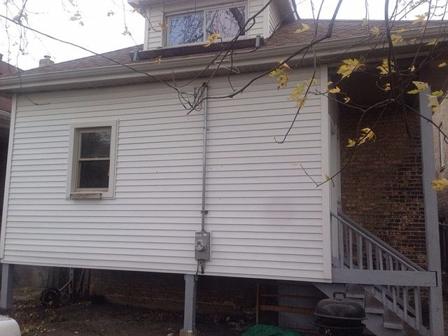 2nd image of 6424 S Artesian Ave