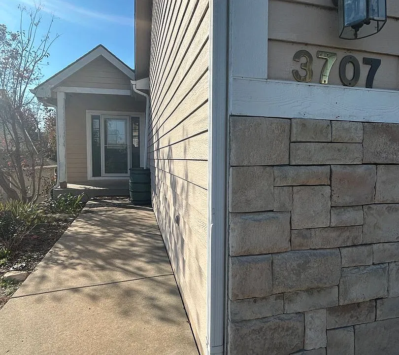 3707 Gunnison Dr
