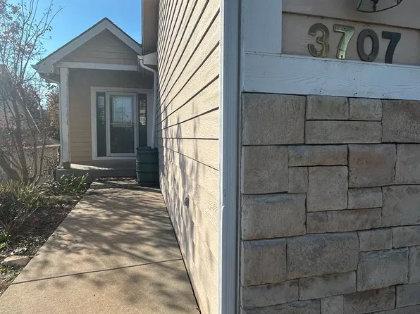 3707 Gunnison Dr, Lawrence, KS 66049