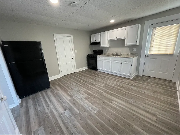 26 N Pine St #3 — Photo 1