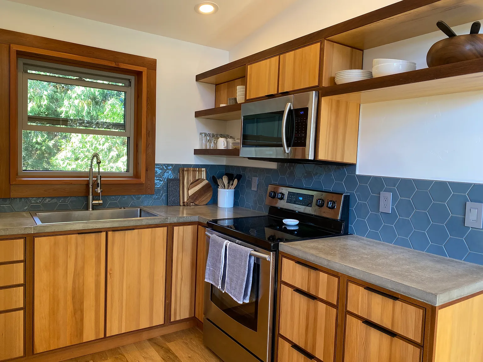 NE Wauna Ave, White Salmon — Photo 4
