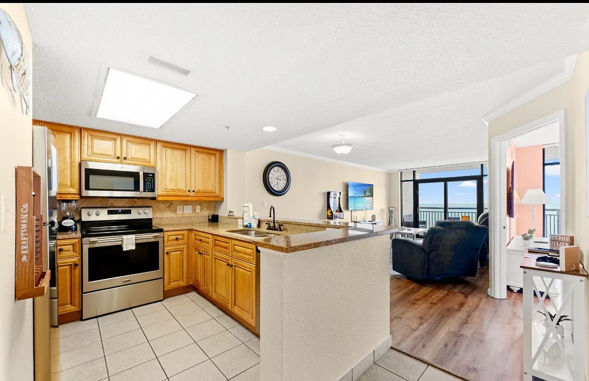 3 bed, 1136 sqft, $2,200 — Photo 4