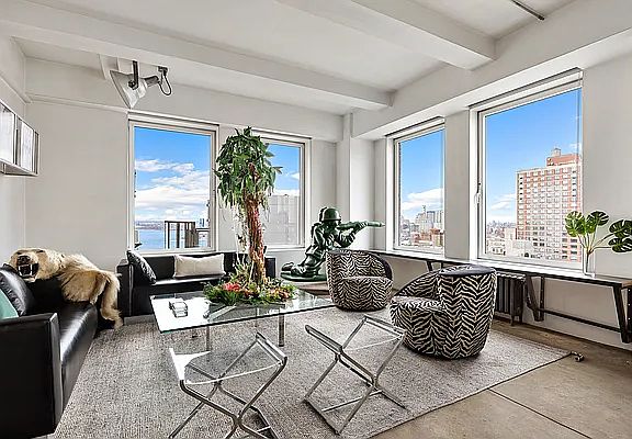 3rd image of 75 Livingston St #23AB