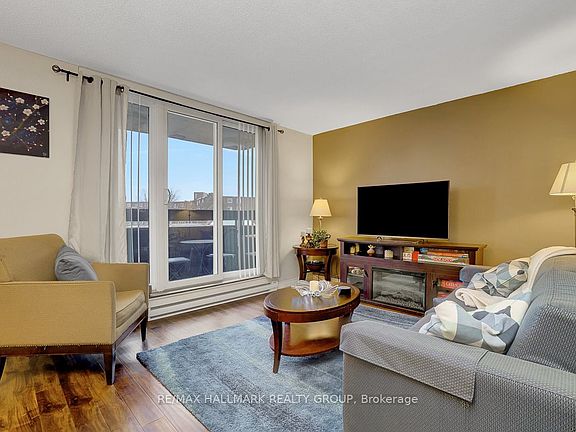 2nd image of 2000 Jasmine Cres #210