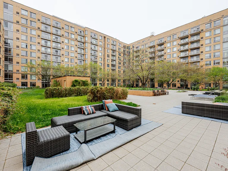 475 K St NW #809 — Photo 32