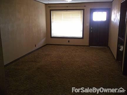 Living Room
						:
						Living room has built-in media/storage area.
