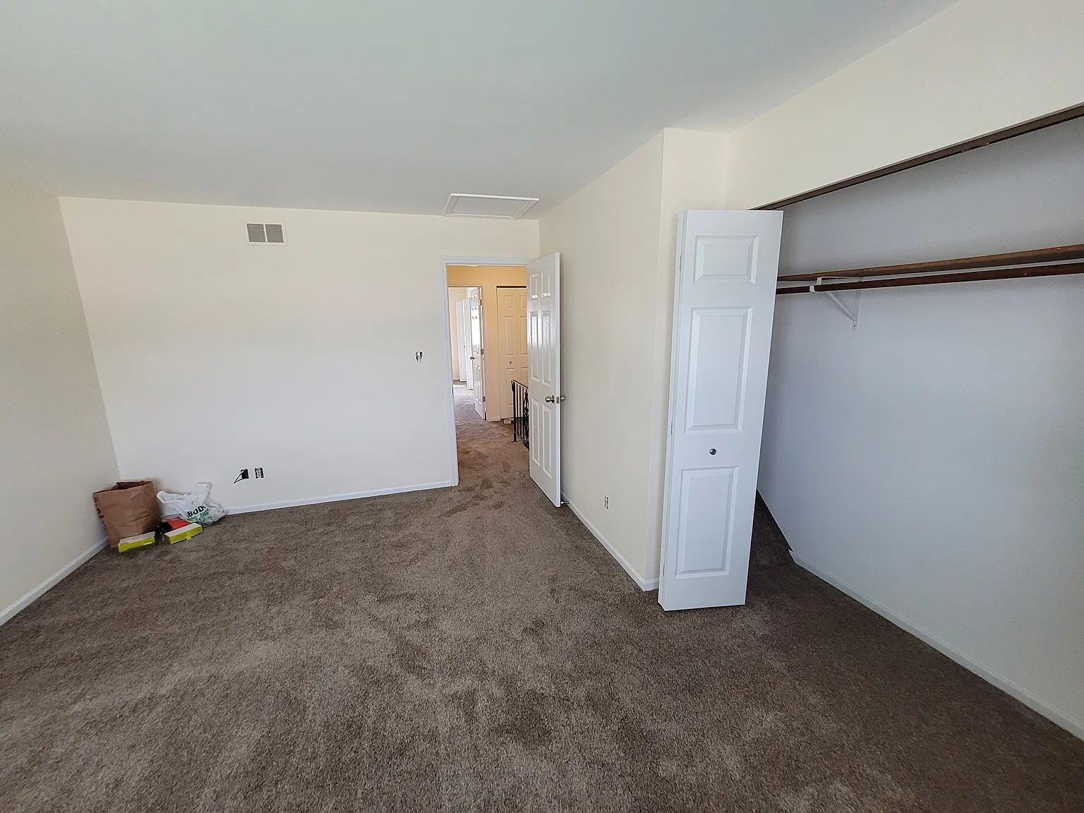 2 bed, 1.5 bath, 1200 sqft, $1,360 — Photo 3
