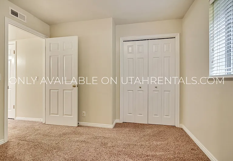909 N 500 W #3 — Photo 12