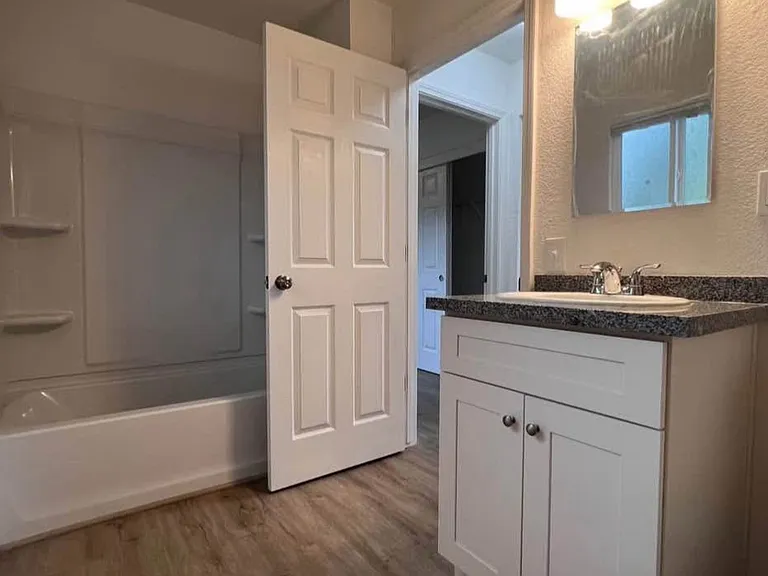 456 B St #13 — Photo 5