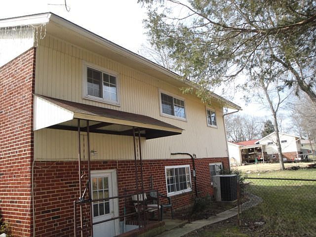 2nd image of 4716 Ravensworth Rd