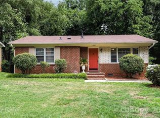 400 Edgegreen Dr, Charlotte, NC 28217