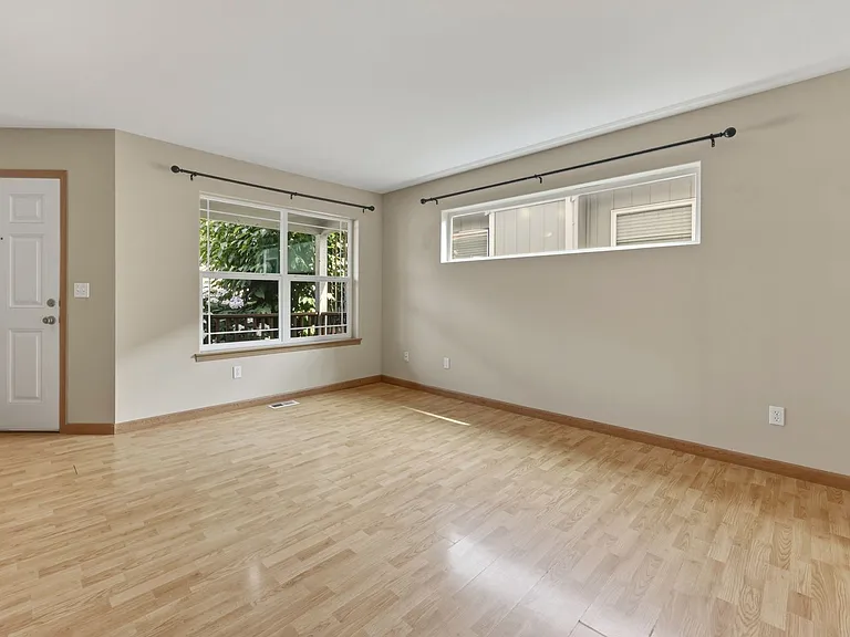 2440 Boulevard Heights Loop SE — Photo 9