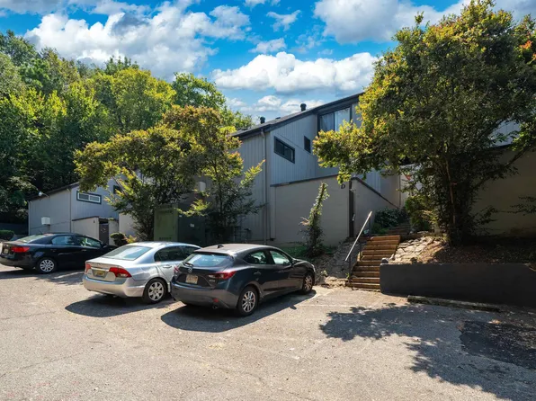 3350 Altamont Rd #D-6, Birmingham, AL 35205