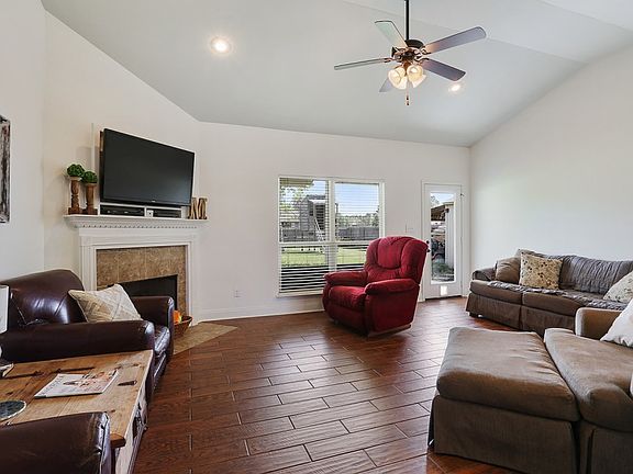 3rd image of 10467 Oakmount Dr