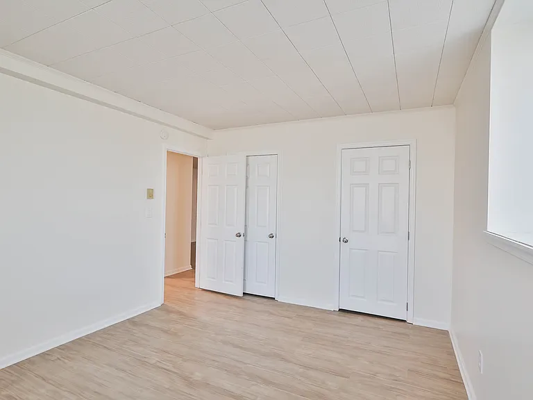 215 E High St #D — Photo 8