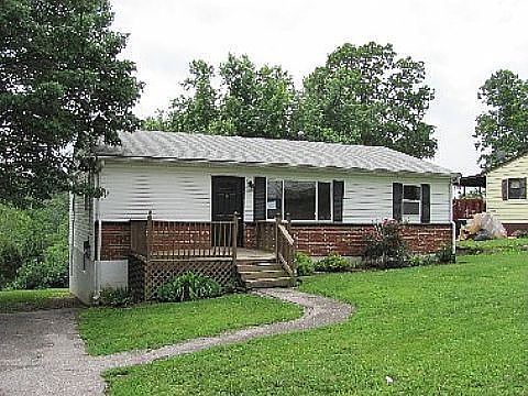 1st image of 4654 Oakwood Dr