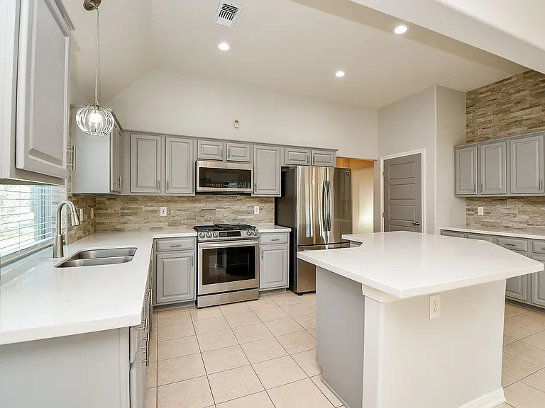1816 Oak Lodge Dr — Photo 10