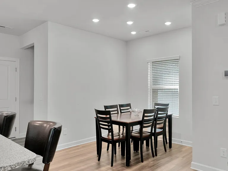 3109 Lisburn St — Photo 14