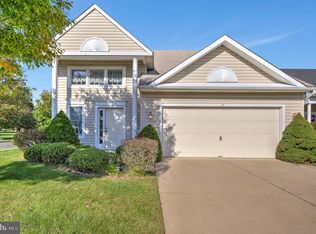 2 Oak Ridge Ct, Columbus, NJ 08022