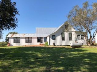 4105 Cherokee Rose Ln, Bleiblerville, TX 78931