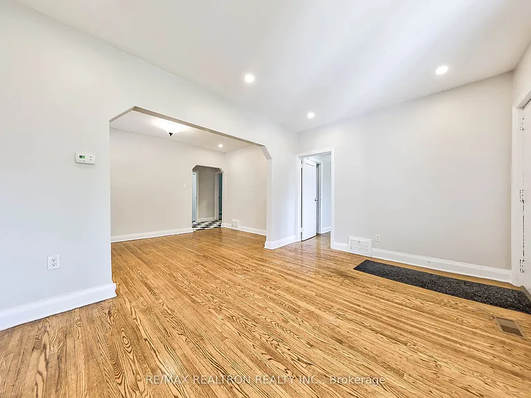 69 Harlandale Ave — Photo 6