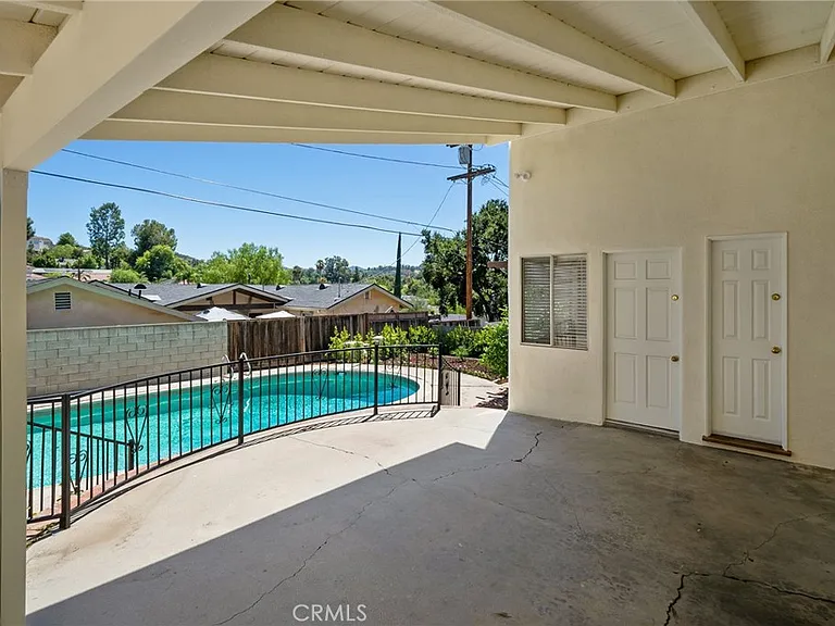 21816 Providencia St — Photo 25