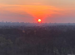 2 Bay Club Drive #17P, Flushing, NY