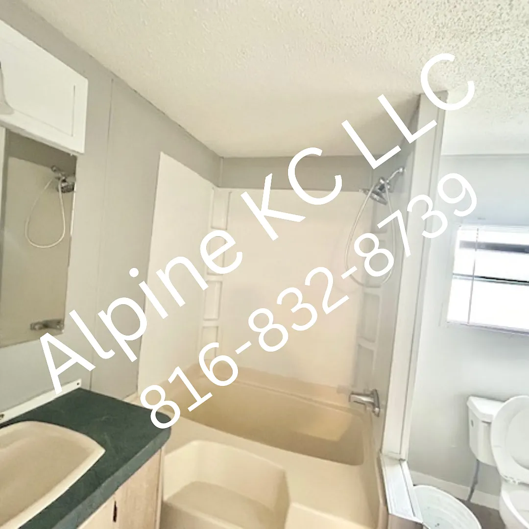 Photo 2 of 10 - 5505 SW Lakefront Ln S #11 - Saint Joseph, MO Building Photo - 5505 SW Lakefront Ln S #11