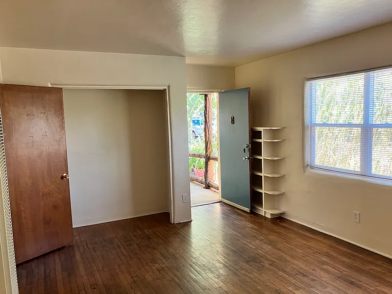 1913 Gold Ave SE #2 — Photo 8