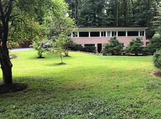 6200 Waterway Dr, Falls Church, VA 22044