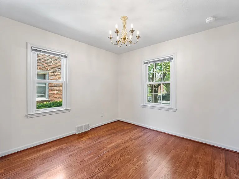 2604 Venice St — Photo 11