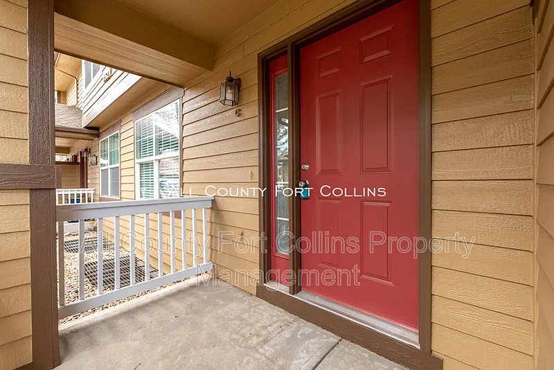 2 bed, 2.0 bath, 1233 sqft, $1,800 — Photo 2