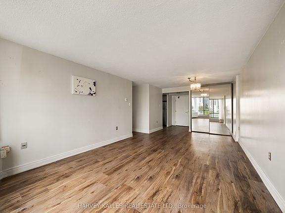 4th image of 25 Fairview Rd W #505