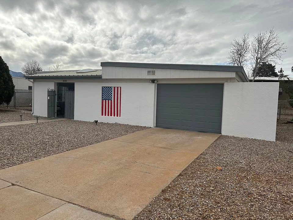 1030 Catalina Dr