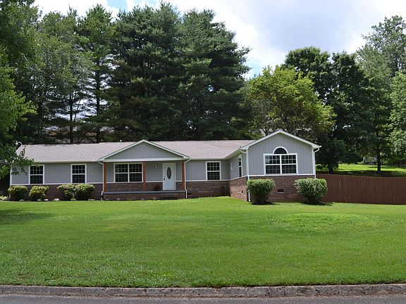 2nd image of 7305 Brays Cir