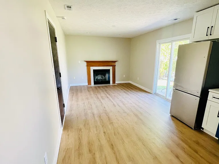 1916 Chenango Pl — Photo 10