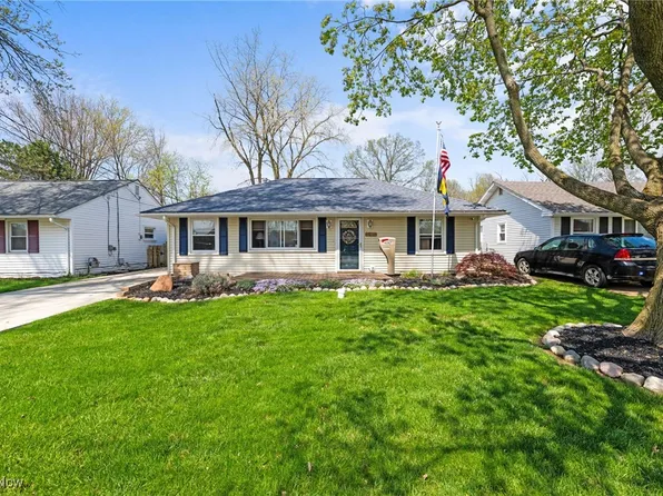 4267 Belle Ave, Sheffield Lake, OH 44054