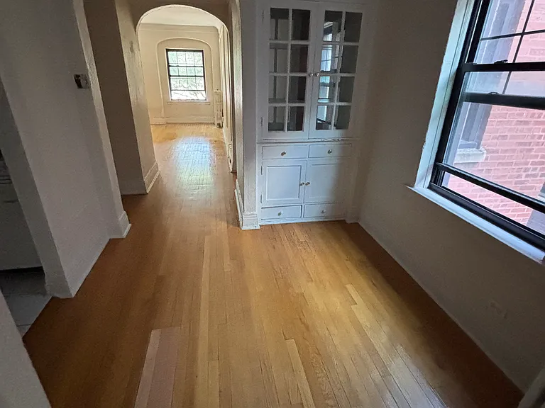 731 W Junior Ter #3 — Photo 2